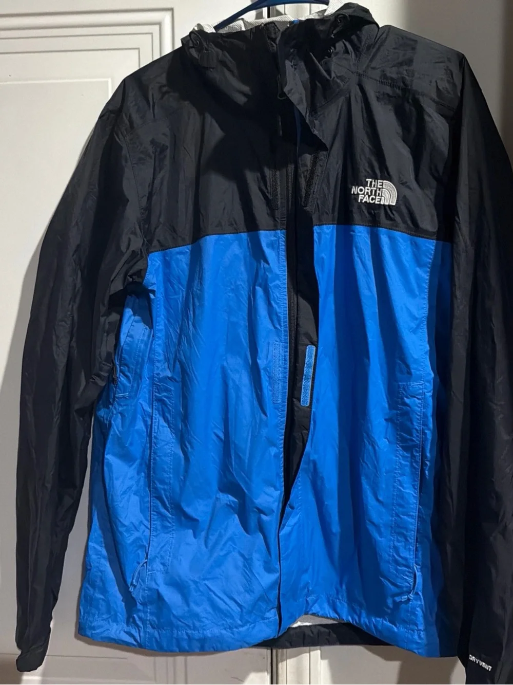 The North Face DryVent Rain Jacket Mens Hooded Windbreaker medium